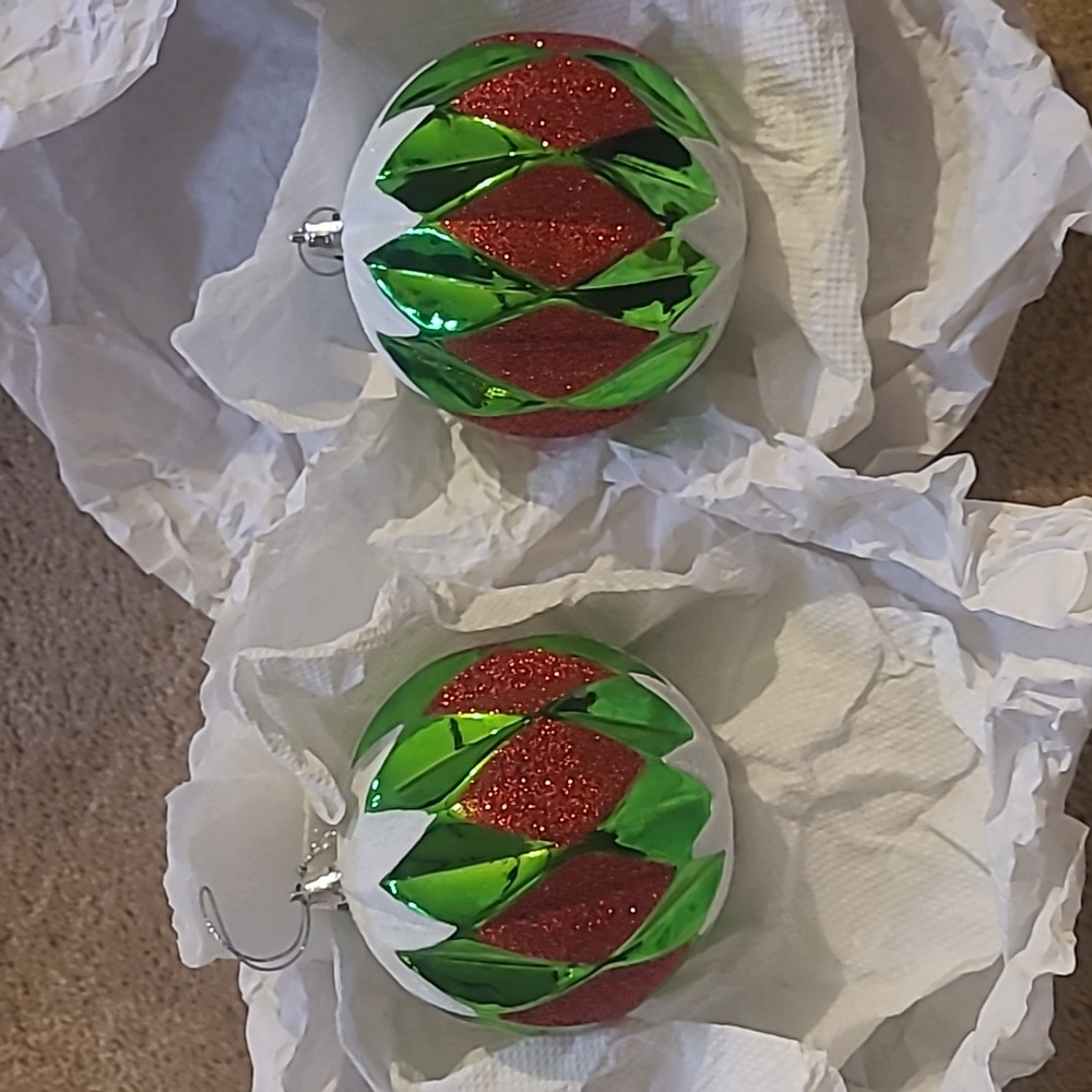 Bright green red white Vintage Sparkly glitter set of 2 decorative ornaments